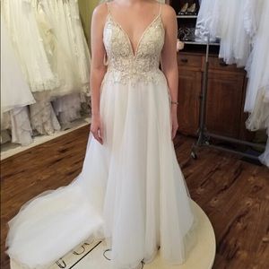 Signature Giana wedding gown